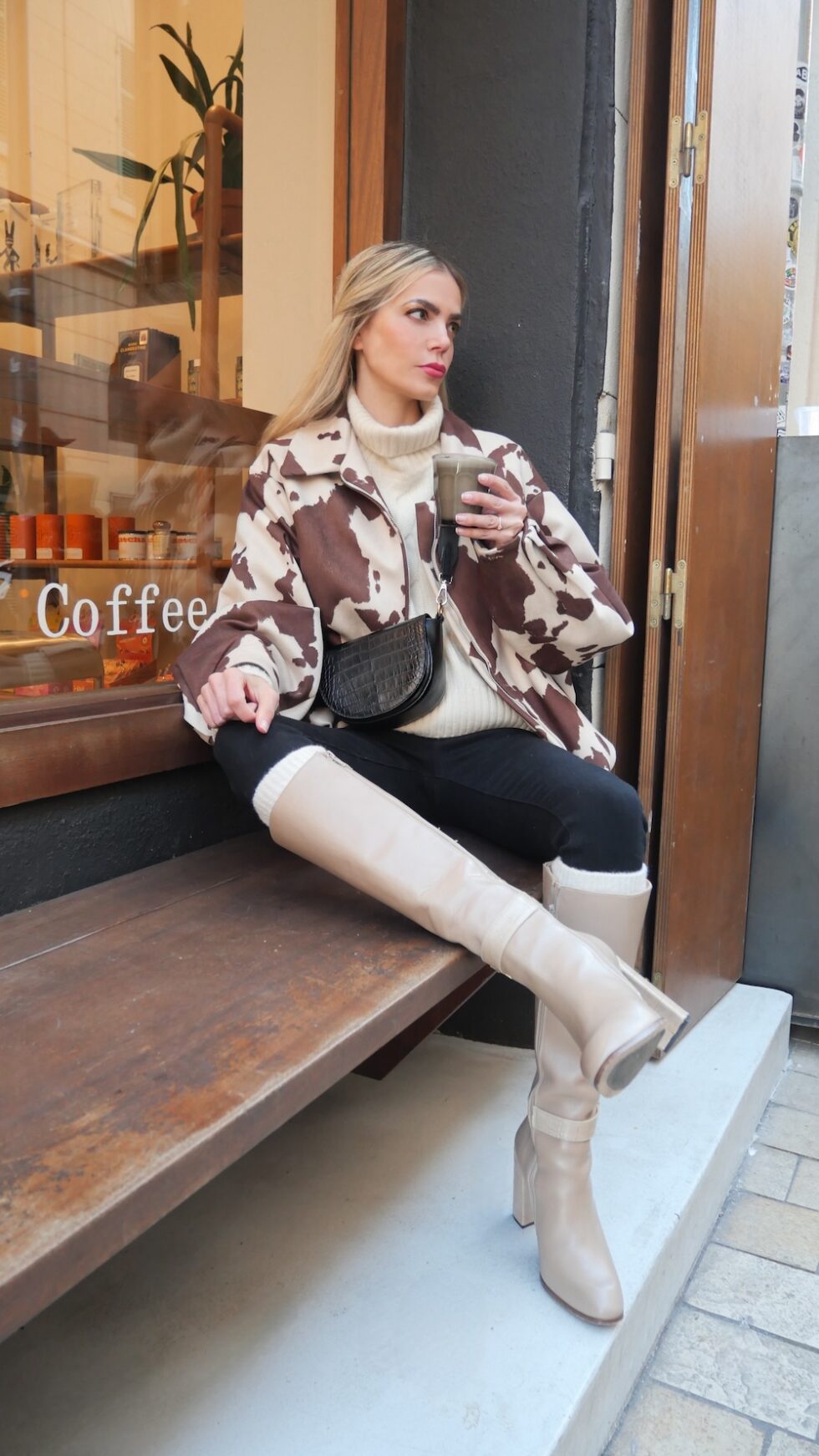 Avrego leather nude boots