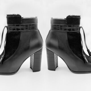 Power, but make it silent.
Where texture speaks louder than words 🖤

#avrego #shoes #handmade #leather #madeinportugal