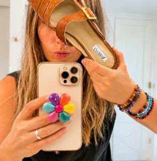 Some shoes complete the outfit.

Others become the entire photo ✨

#avrego #shoes #handmade #madeinportugal #leather